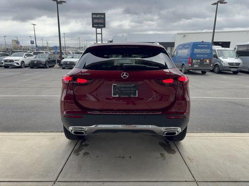 MANUFAKTUR Patagonia Red Metallic 2026 Mercedes-Benz GLA 250 4MATIC