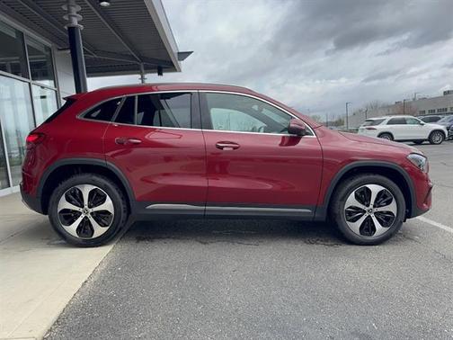 MANUFAKTUR Patagonia Red Metallic 2026 Mercedes-Benz GLA 250 4MATIC