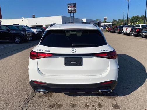 2025 Mercedes-Benz GLC 300 4MATIC