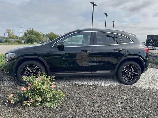 Night Black 2026 Mercedes-Benz GLA 250 4MATIC