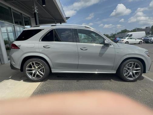 MANUFAKTUR Alpine Grey 2026 Mercedes-Benz AMG GLE 53 4MATIC+