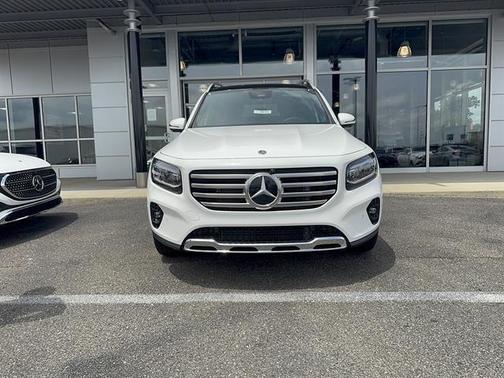Polar White 2026 Mercedes-Benz GLB 250 4MATIC