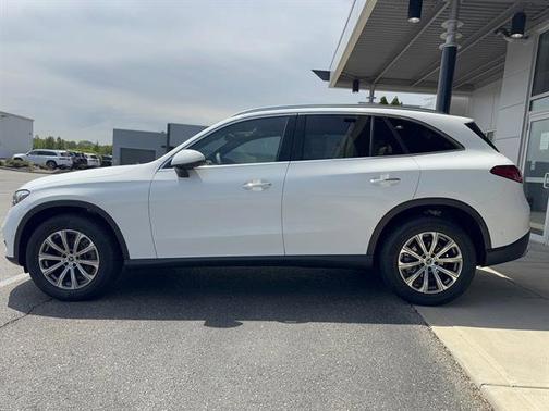 Polar White 2026 Mercedes-Benz GLC 300 4MATIC