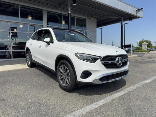 Polar White 2026 Mercedes-Benz GLC 300 4MATIC