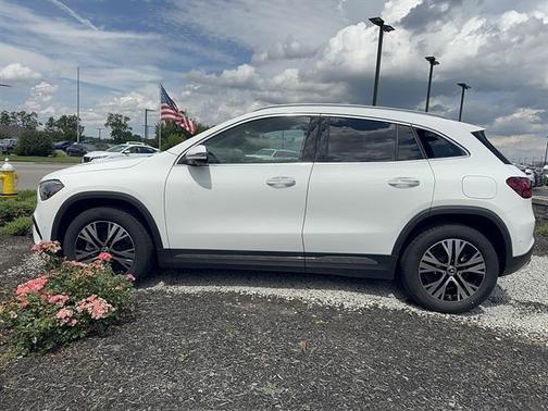 Polar White 2026 Mercedes-Benz GLA 250 4MATIC