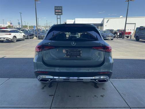 Verde Silver Metallic 2026 Mercedes-Benz GLC 300 4MATIC
