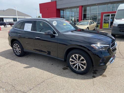 Black 2026 Mercedes-Benz GLC 300 4MATIC