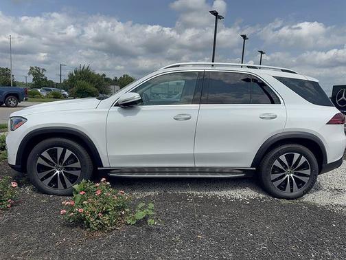 MANUFAKTUR Moonlight White Metallic 2026 Mercedes-Benz GLE 350 4MATIC