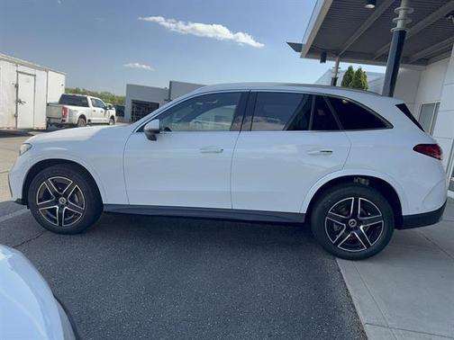Polar White 2026 Mercedes-Benz GLC 300 4MATIC