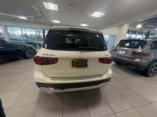 2025 Mercedes-Benz GLB 250 4MATIC