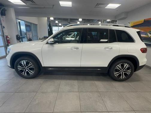 Polar White 2025 Mercedes-Benz GLB 250 4MATIC