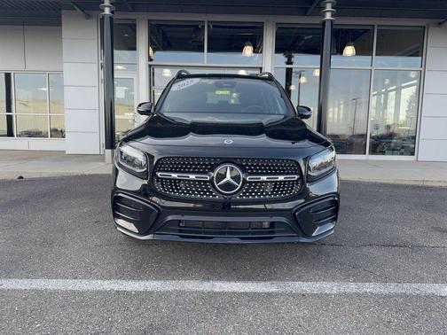 Night Black 2025 Mercedes-Benz GLB 250 4MATIC