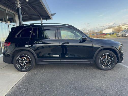 Night Black 2025 Mercedes-Benz GLB 250 4MATIC