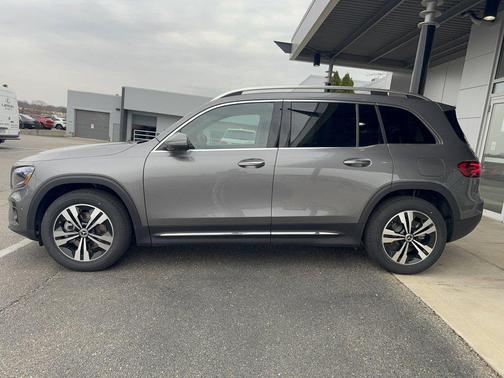 Mountain Grey Metallic 2026 Mercedes-Benz GLB 250 4MATIC