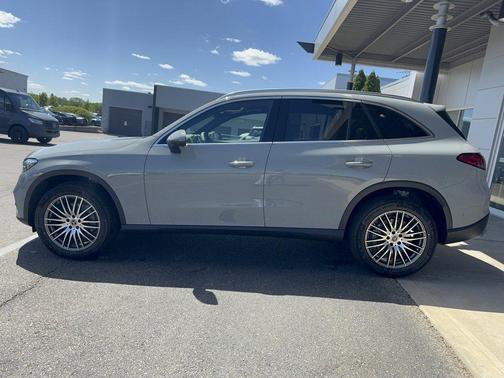 MANUFAKTUR Alpine Grey 2026 Mercedes-Benz GLC 300 4MATIC