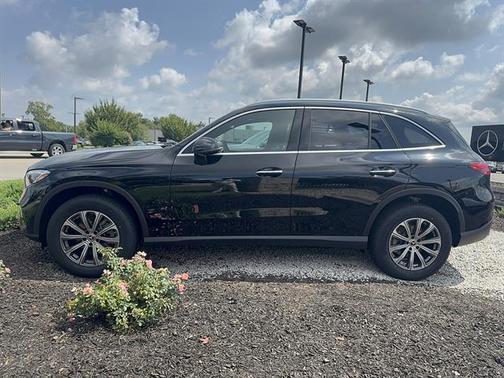 Black 2026 Mercedes-Benz GLC 300 4MATIC