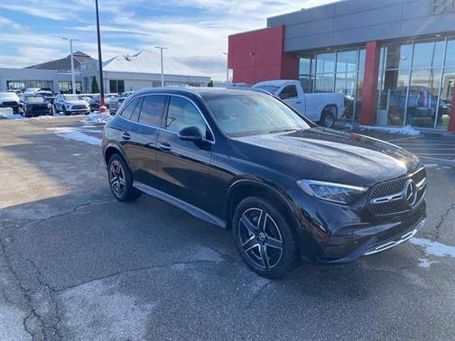 2025 Mercedes-Benz GLC 300 4MATIC