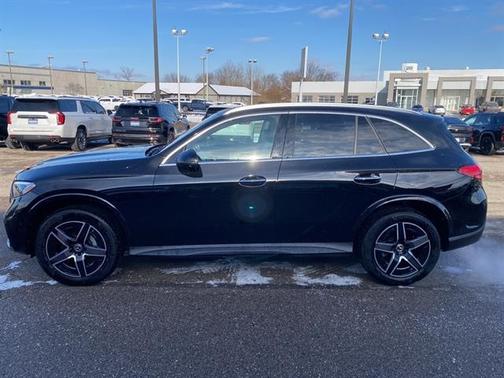 2025 Mercedes-Benz GLC 300 4MATIC