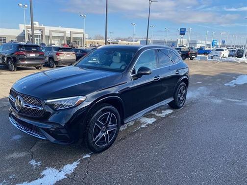 2025 Mercedes-Benz GLC 300 4MATIC