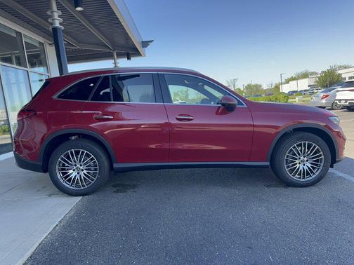 MANUFAKTUR Patagonia Red Metallic 2026 Mercedes-Benz GLC 300 4MATIC