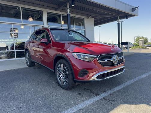 MANUFAKTUR Patagonia Red Metallic 2026 Mercedes-Benz GLC 300 4MATIC