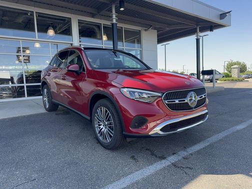 MANUFAKTUR Patagonia Red Metallic 2026 Mercedes-Benz GLC 300 4MATIC