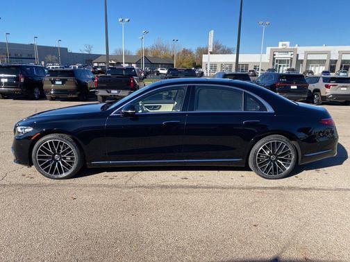 Black 2023 Mercedes-Benz S-Class 4MATIC