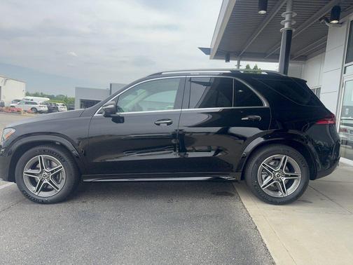 Black 2026 Mercedes-Benz GLE 450 4MATIC
