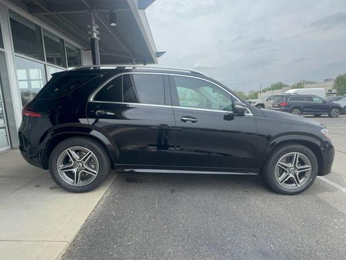 Black 2026 Mercedes-Benz GLE 450 4MATIC