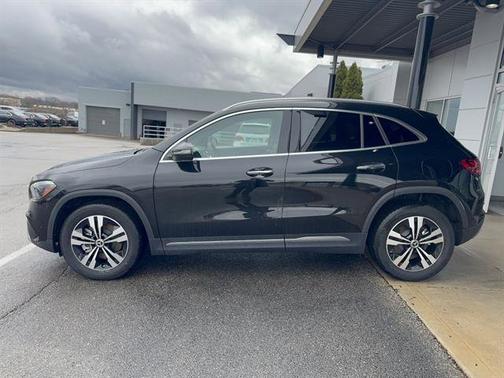 Night Black 2026 Mercedes-Benz GLA 250 4MATIC