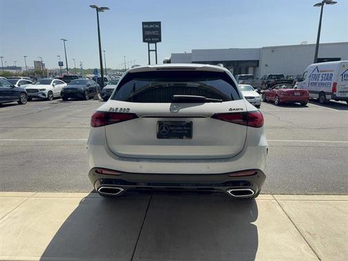 MANUFAKTUR Moonlight White Metallic 2026 Mercedes-Benz GLC 300 4MATIC