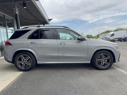 MANUFAKTUR Alpine Grey 2026 Mercedes-Benz GLE 450 4MATIC