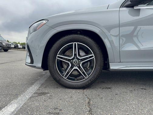 MANUFAKTUR Alpine Grey 2026 Mercedes-Benz GLE 450 4MATIC