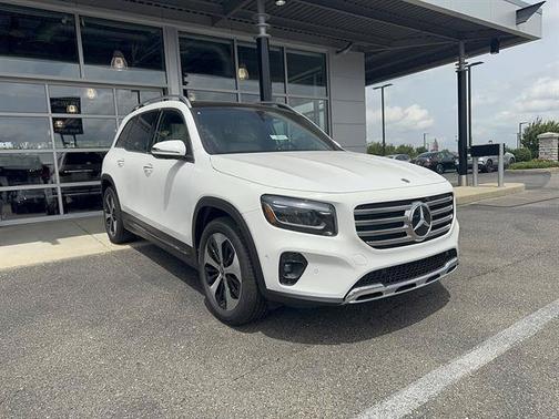Polar White 2026 Mercedes-Benz GLB 250 4MATIC