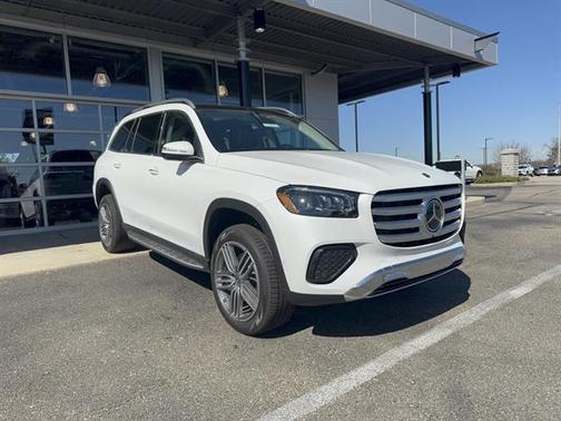 MANUFAKTUR Moonlight White Metallic 2026 Mercedes-Benz GLS 450 4MATIC