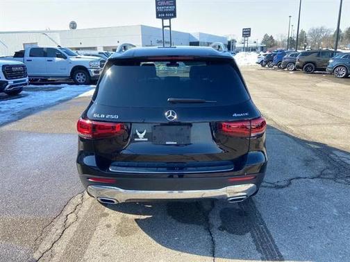 Night Black 2021 Mercedes-Benz GLB 250 4MATIC