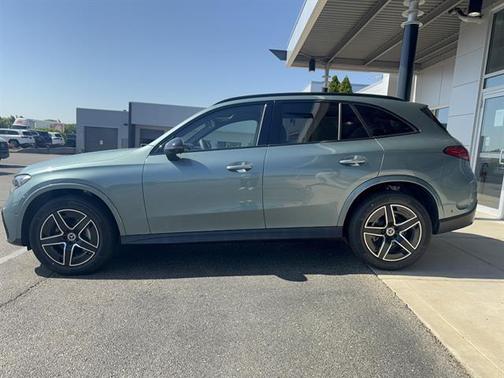 Verde Silver Metallic 2026 Mercedes-Benz GLC 300 4MATIC