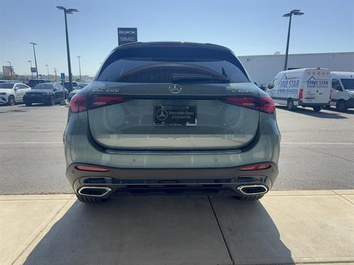 Verde Silver Metallic 2026 Mercedes-Benz GLC 300 4MATIC