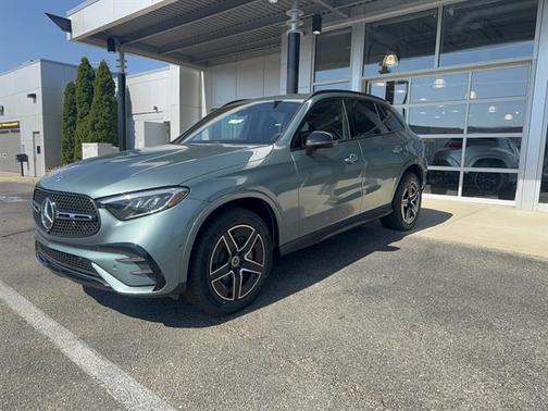 Verde Silver Metallic 2026 Mercedes-Benz GLC 300 4MATIC