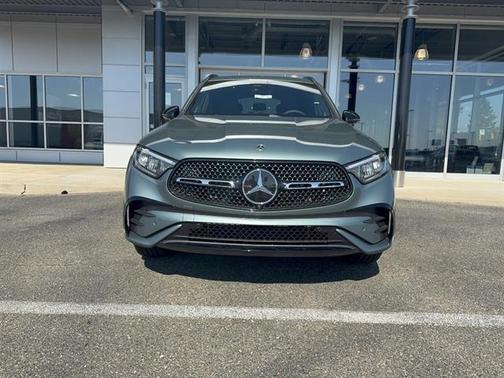 Verde Silver Metallic 2026 Mercedes-Benz GLC 300 4MATIC