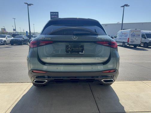 Verde Silver Metallic 2026 Mercedes-Benz GLC 300 4MATIC