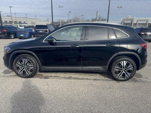 Night Black 2026 Mercedes-Benz GLA 250 4MATIC