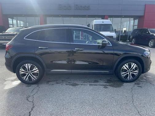 Night Black 2026 Mercedes-Benz GLA 250 4MATIC