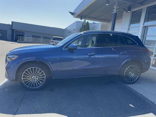 Starling Blue Metallic 2026 Mercedes-Benz GLC 300 4MATIC