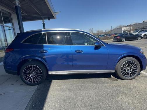 2026 Mercedes-Benz GLC 300 4MATIC