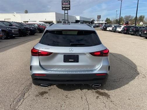 Cirrus Silver Metallic 2026 Mercedes-Benz GLA 250 4MATIC