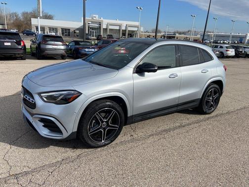 Cirrus Silver Metallic 2026 Mercedes-Benz GLA 250 4MATIC