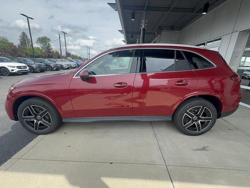 MANUFAKTUR Patagonia Red Metallic 2026 Mercedes-Benz GLC 300 4MATIC