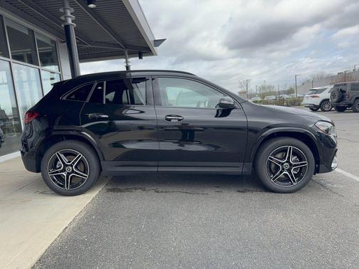 Cosmos Black Metallic 2026 Mercedes-Benz GLA 250 4MATIC