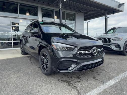Cosmos Black Metallic 2026 Mercedes-Benz GLA 250 4MATIC